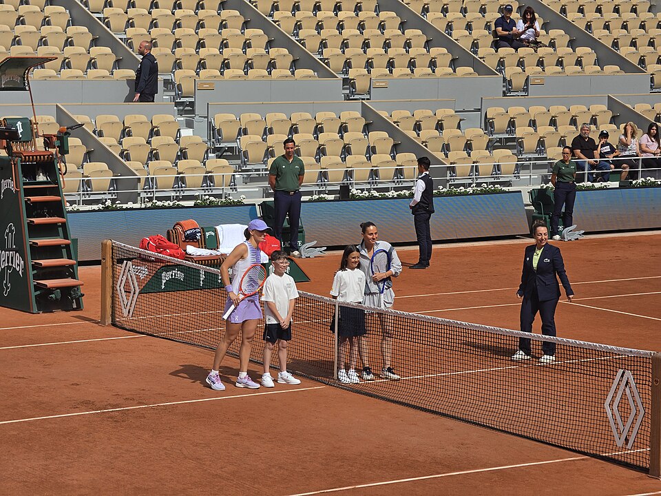 Marta Kostyuk à Roland-Garros 2026 — photo « Like tears in rain », Wikimedia Commons (CC BY-SA 4.0)